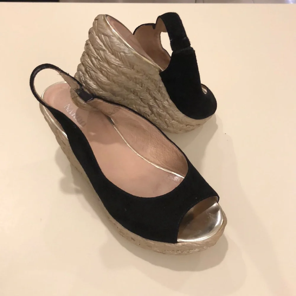 Nardo Black suede sling back wedge